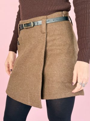 Falda Short Clásica con Cinturón color café