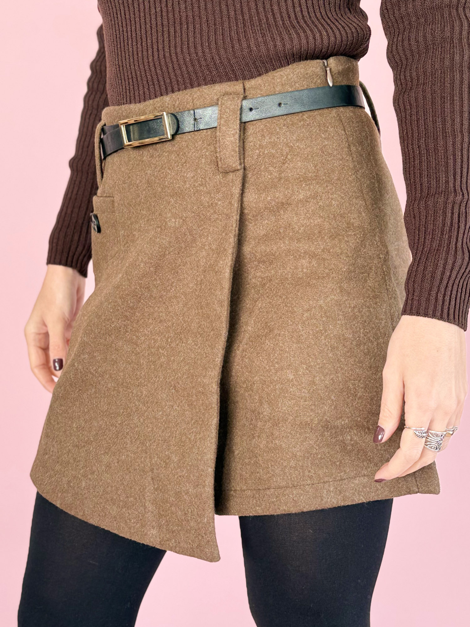 Falda Short Clásica con Cinturón color café