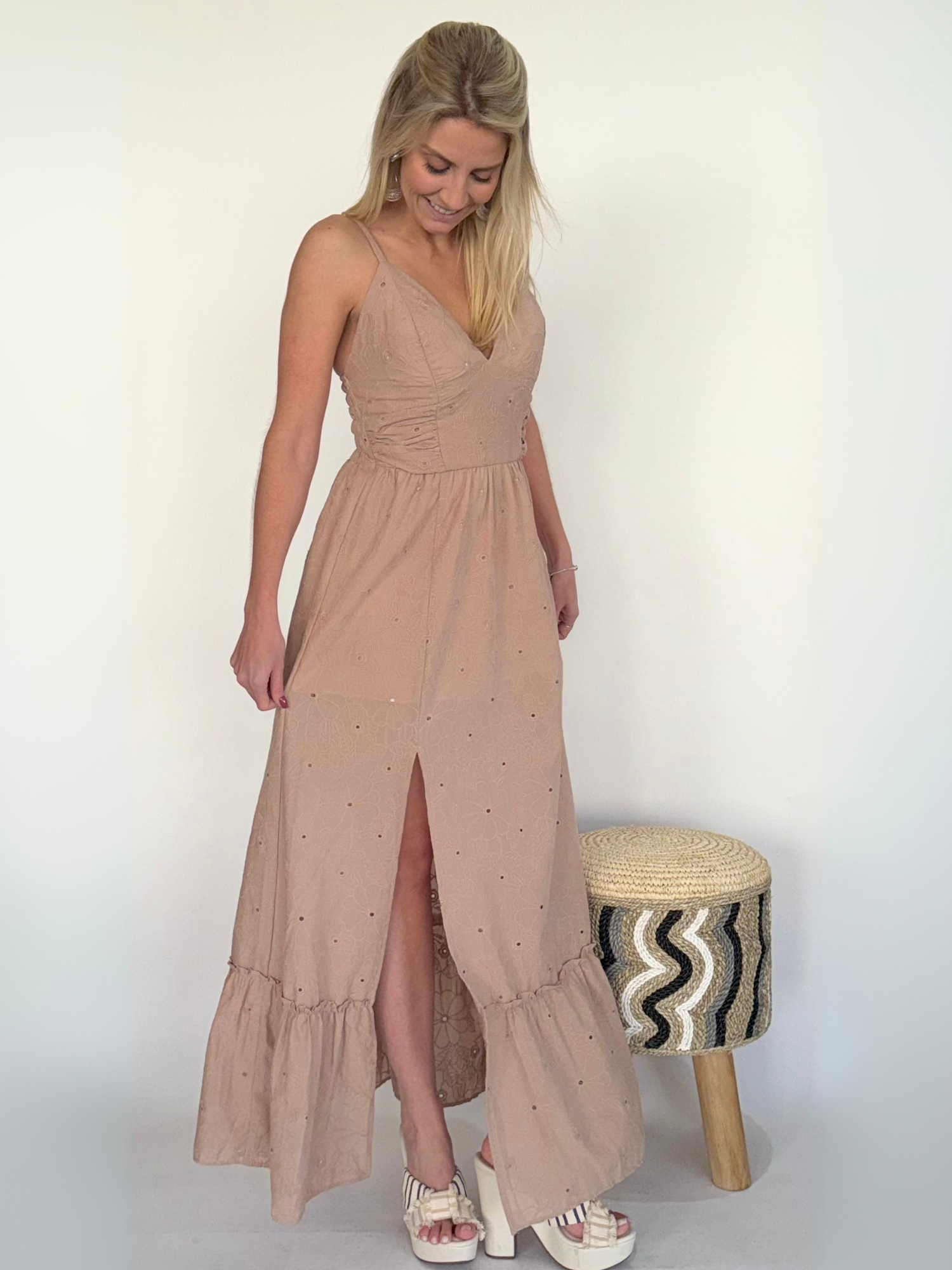 Vestido Lino Largo Belleza Natural tirantes finos color moka