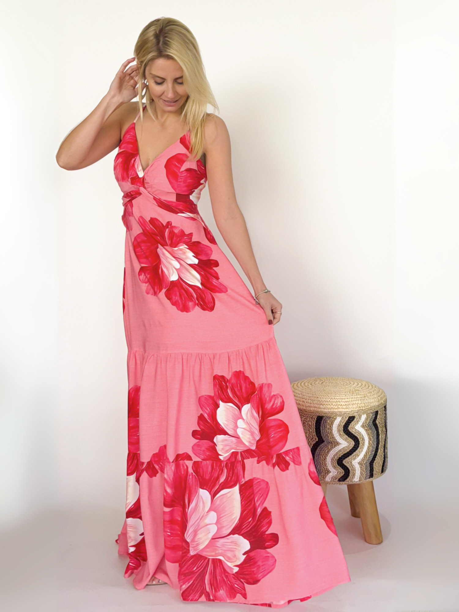 Vestido largo Floral rosa con tirantes finos y lazo en espalda