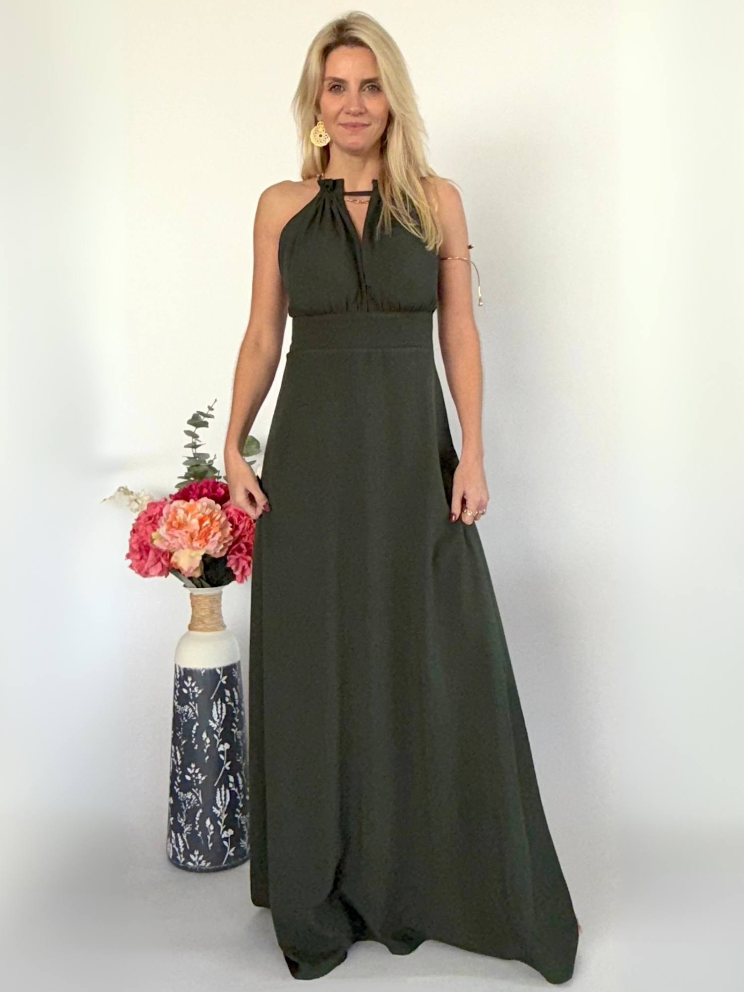 Vestido Largo Brisa Serena cruce de tirantes con espalda descubierta color verde musgo