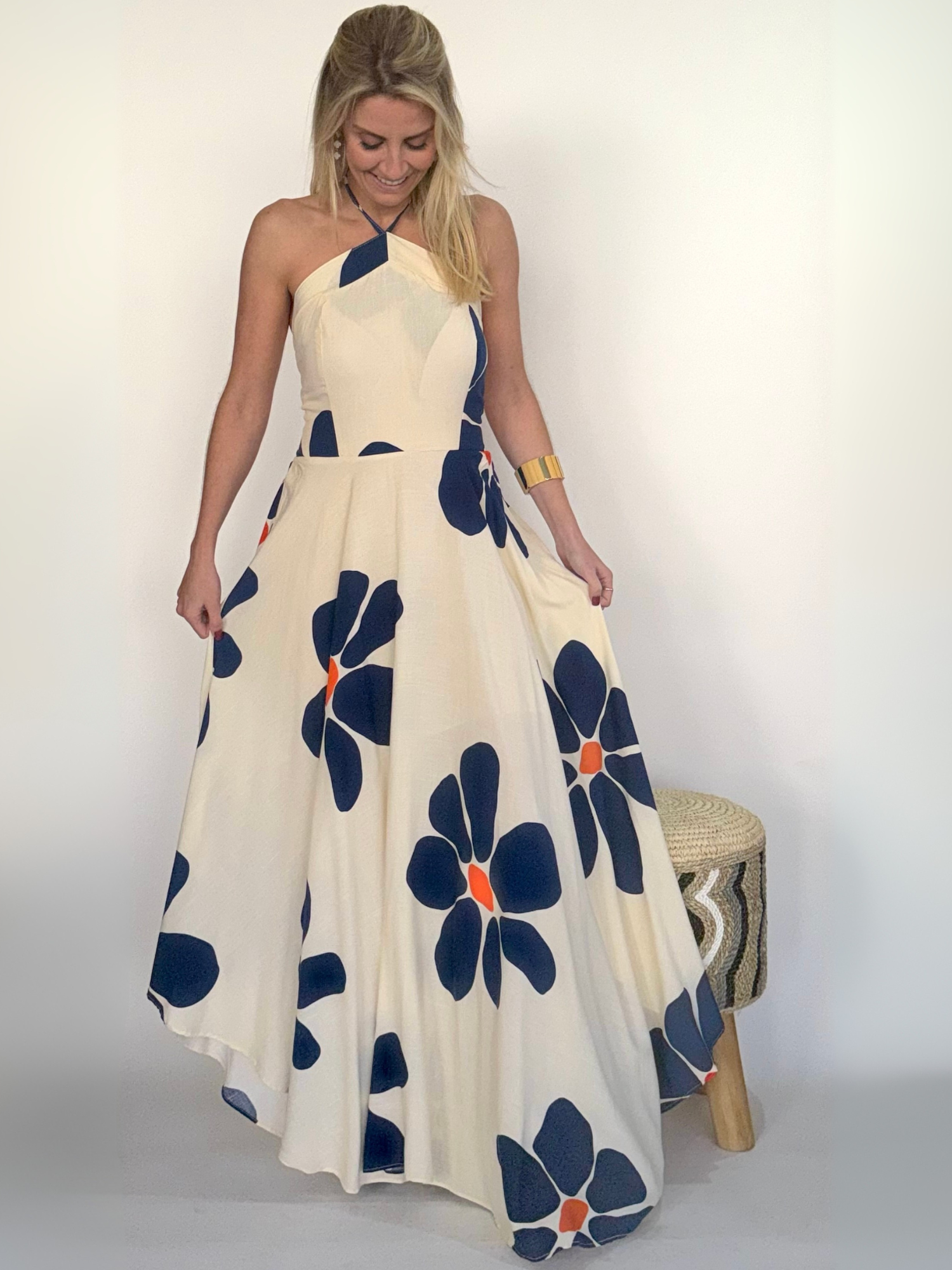 Vestido largo sin hombros con tirantes al cuello estampado flores