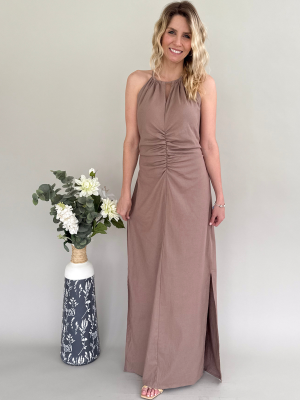 Vestido Largo Lino Moka Sublime con fruncido central y escote regulable con tirantes en cuello