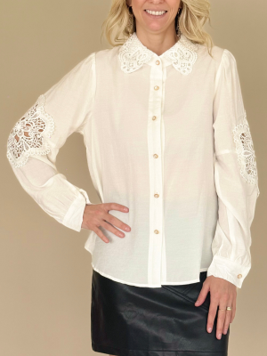 Camisa manga larga encaje codo y cuello color blanca