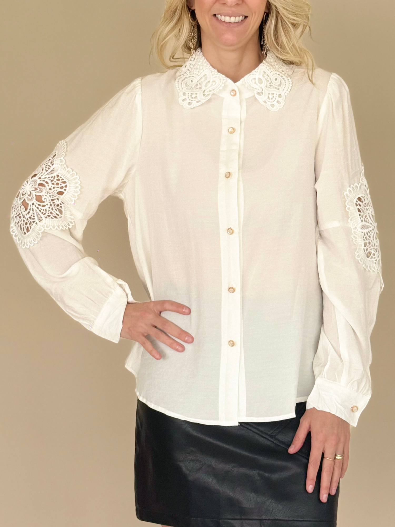 Camisa manga larga encaje codo y cuello color blanca